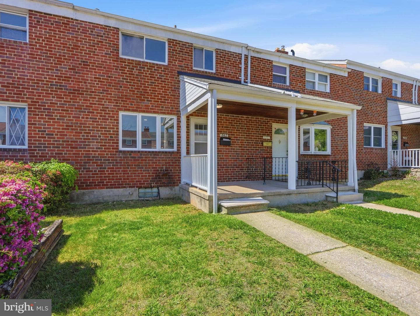 642 Queensgate Road photo 2