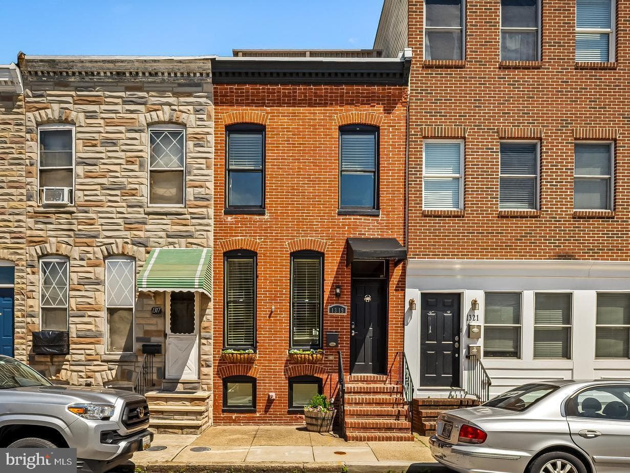 1319 Clarkson Street photo 1