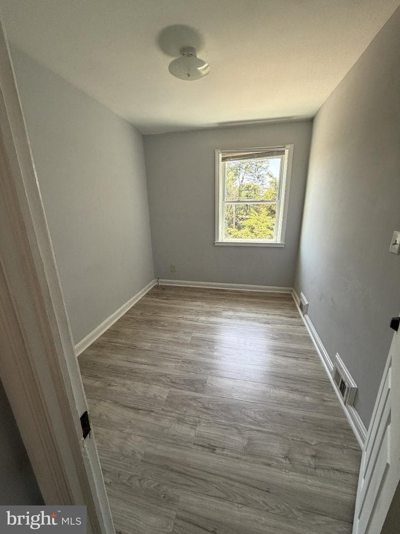 1239 Walters Avenue photo 18