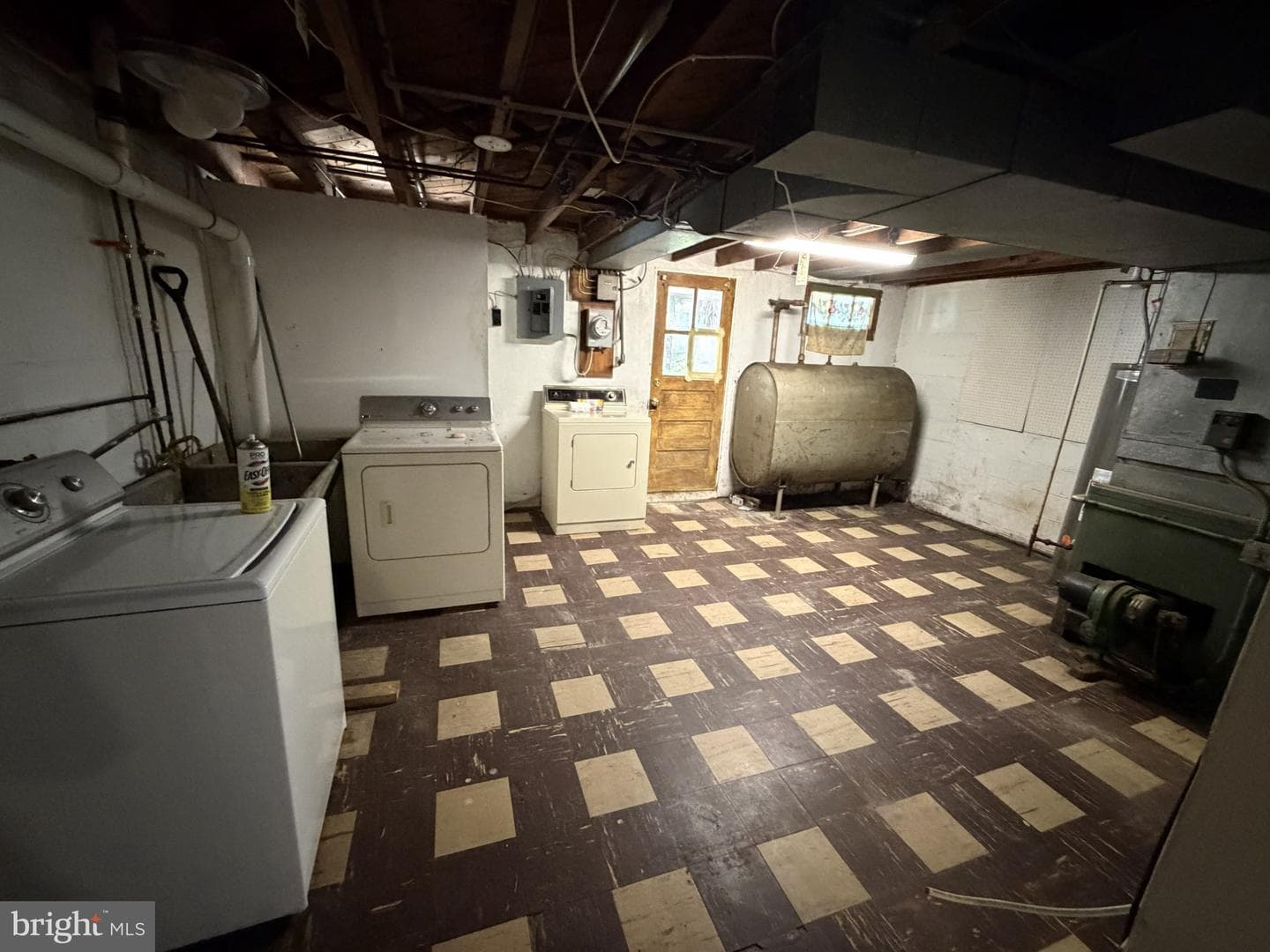 1239 Walters Avenue photo 24