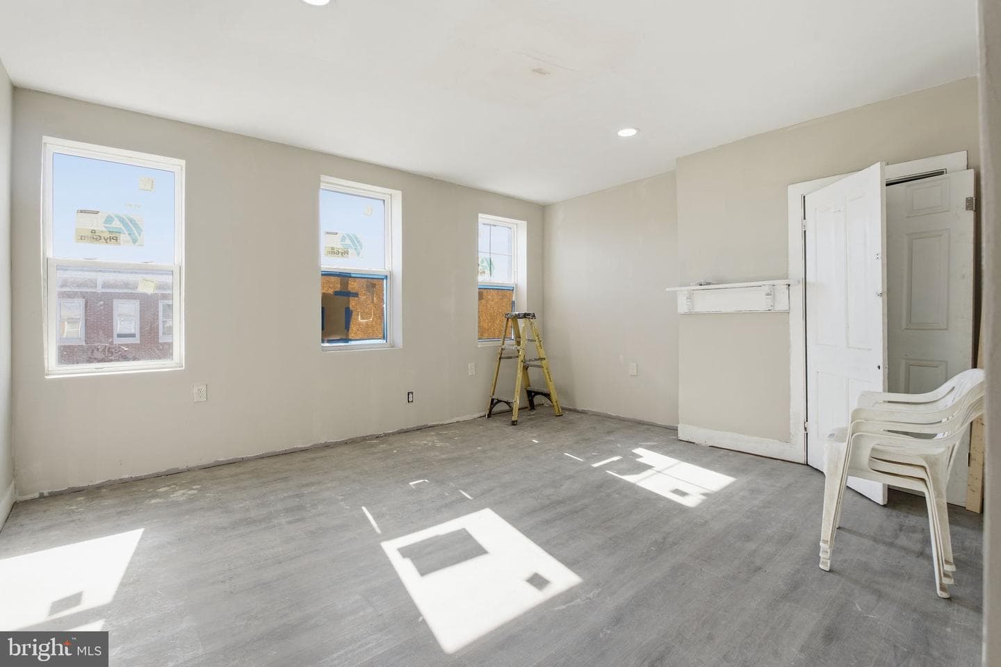 1328 N Carey Street photo 4