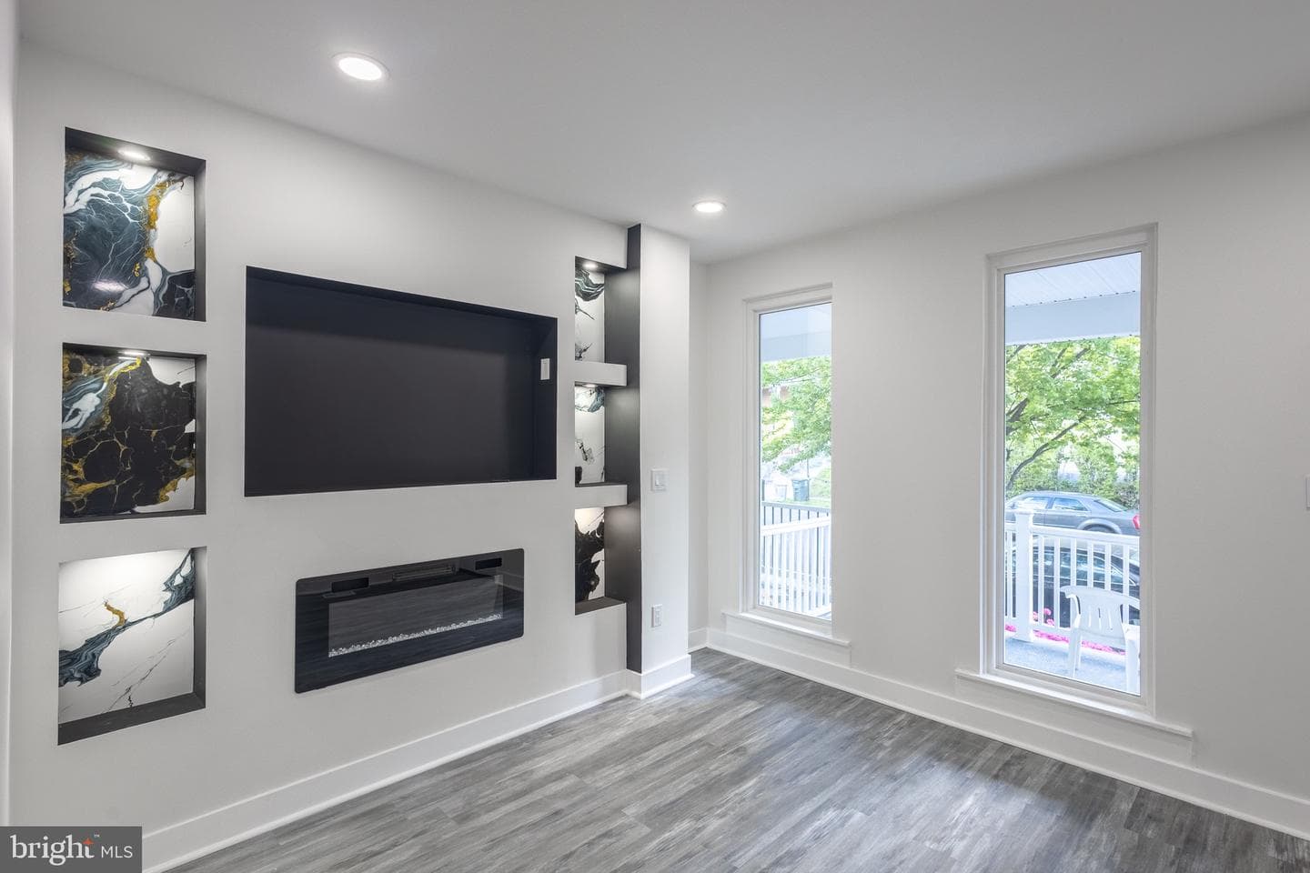 2115 N Longwood Street photo 8
