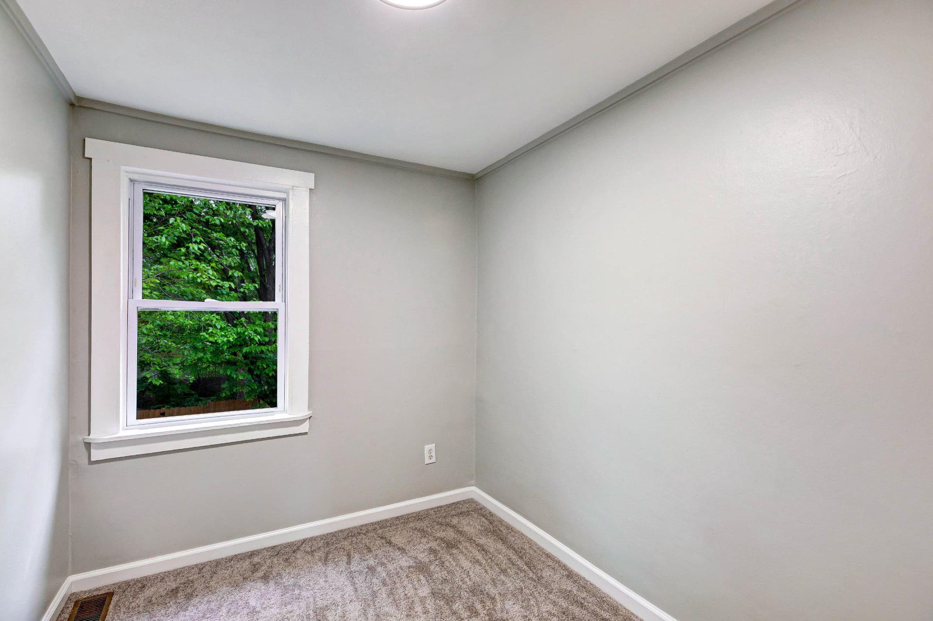3013 Elizabeth Avenue photo 31