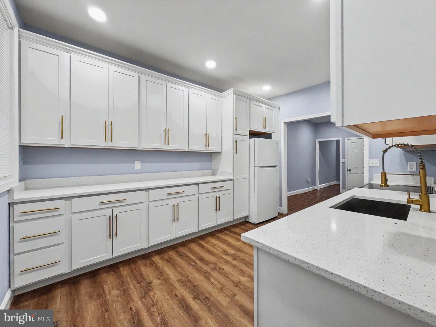3211 Baker Street photo 5