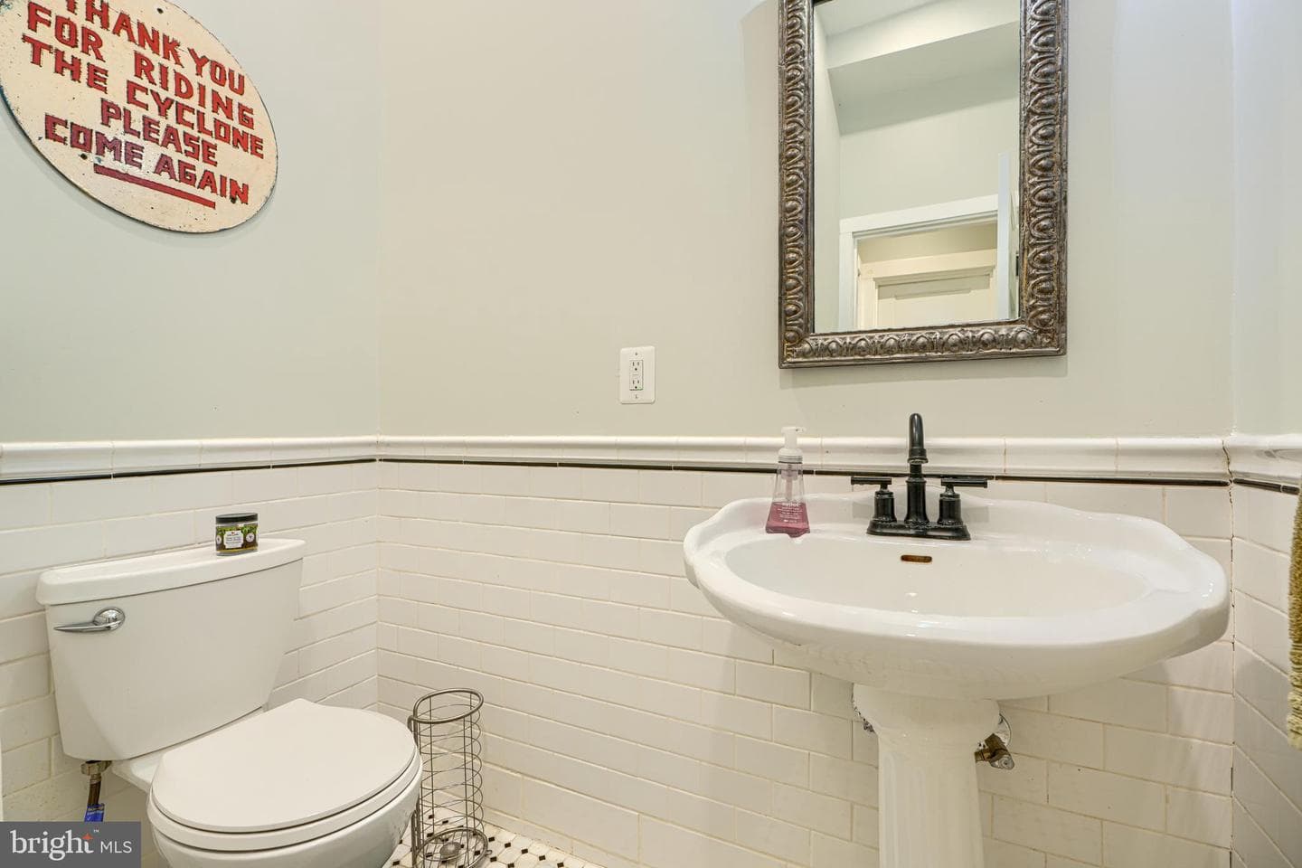 4416 Roland Avenue photo 17