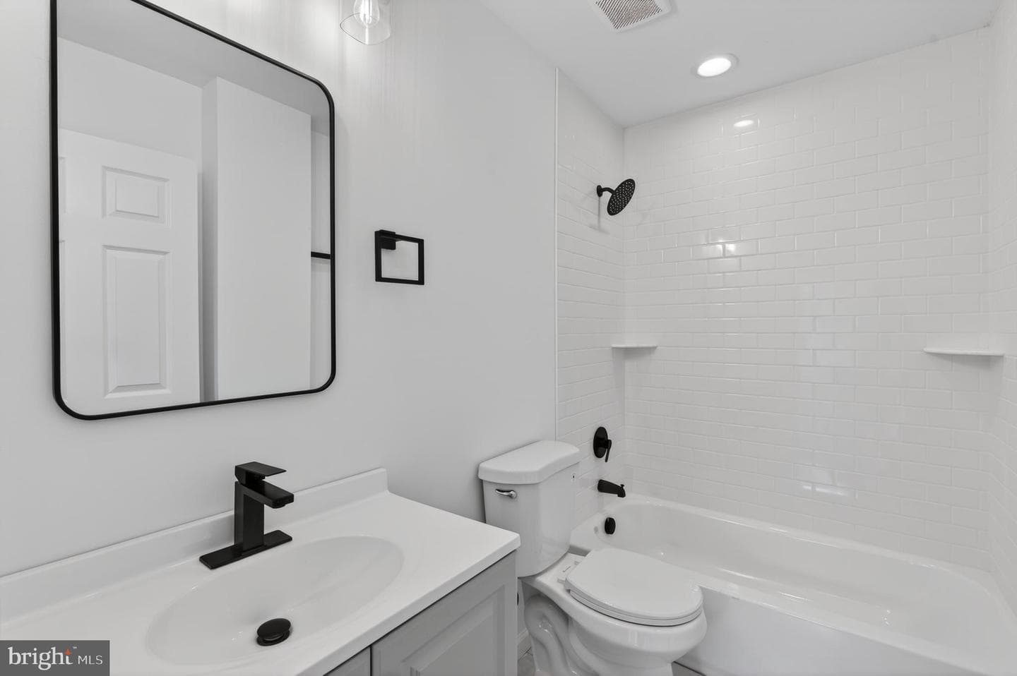 308 S Newkirk Street photo 15