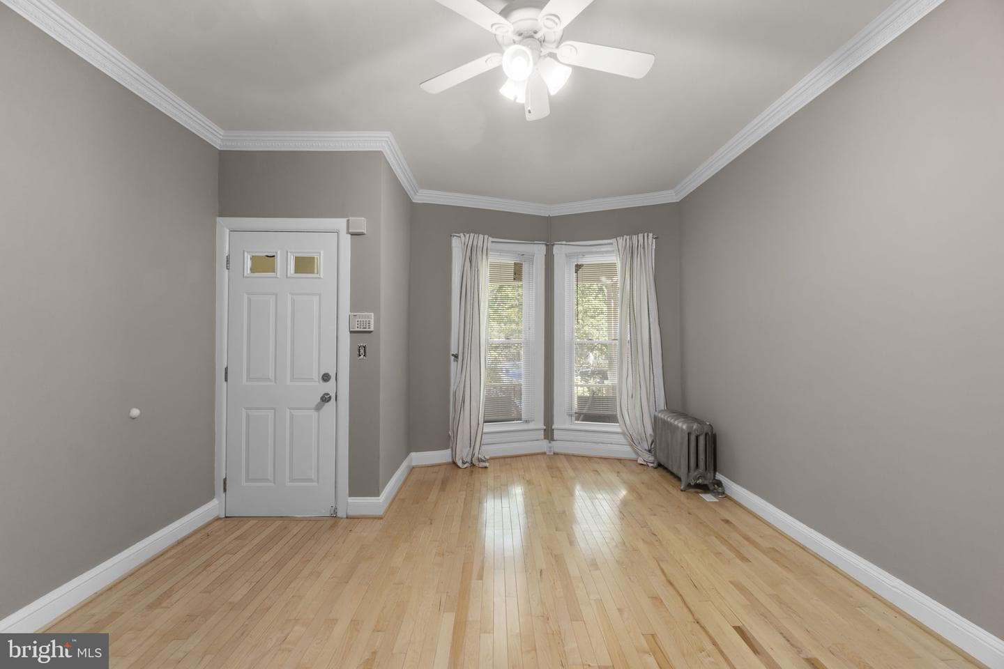 3446 Roland Avenue photo 9