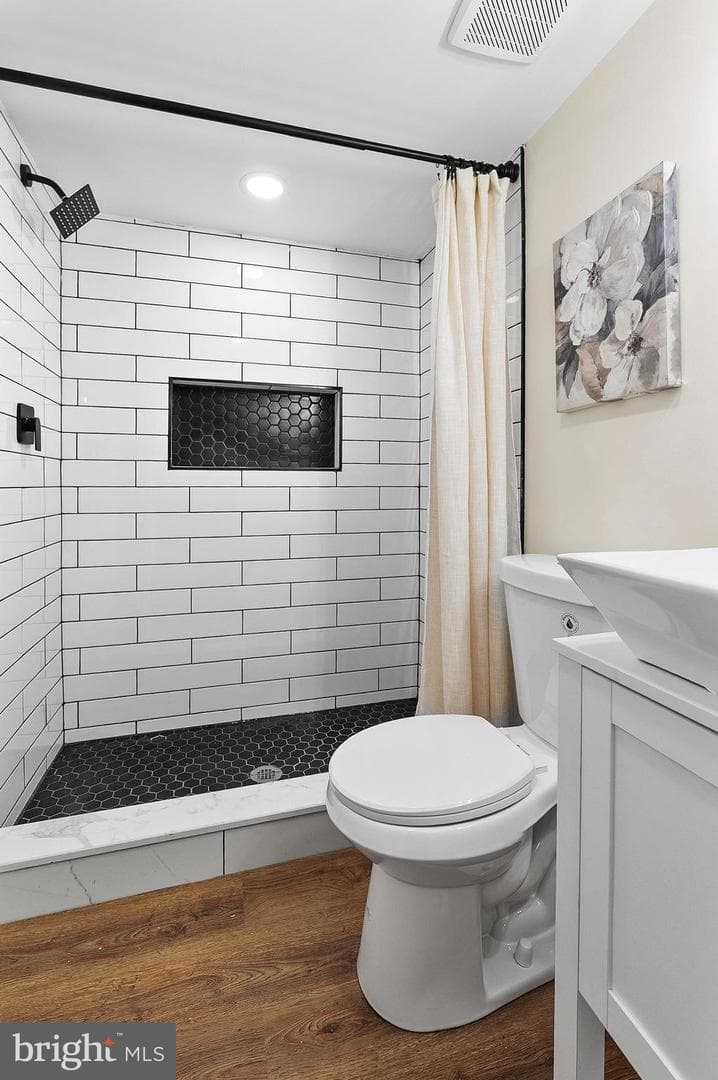 323 S Stricker Street photo 32