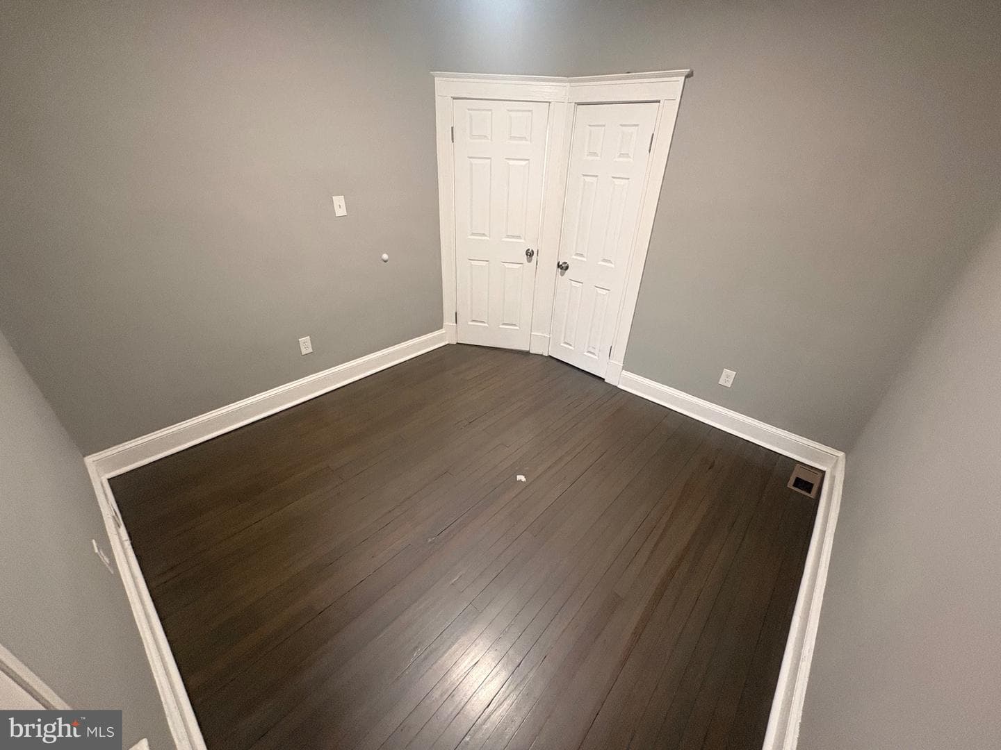 4436 Newport Avenue photo 9
