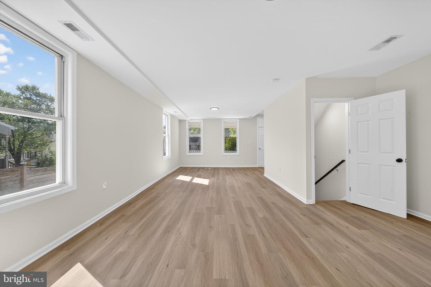 5923 Kavon Avenue photo 15