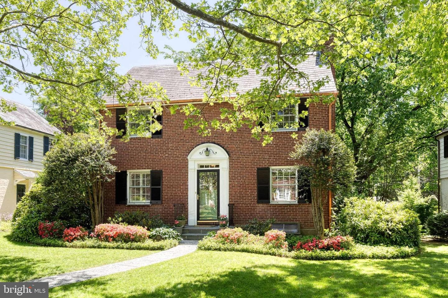 325 Broadmoor Road photo 2