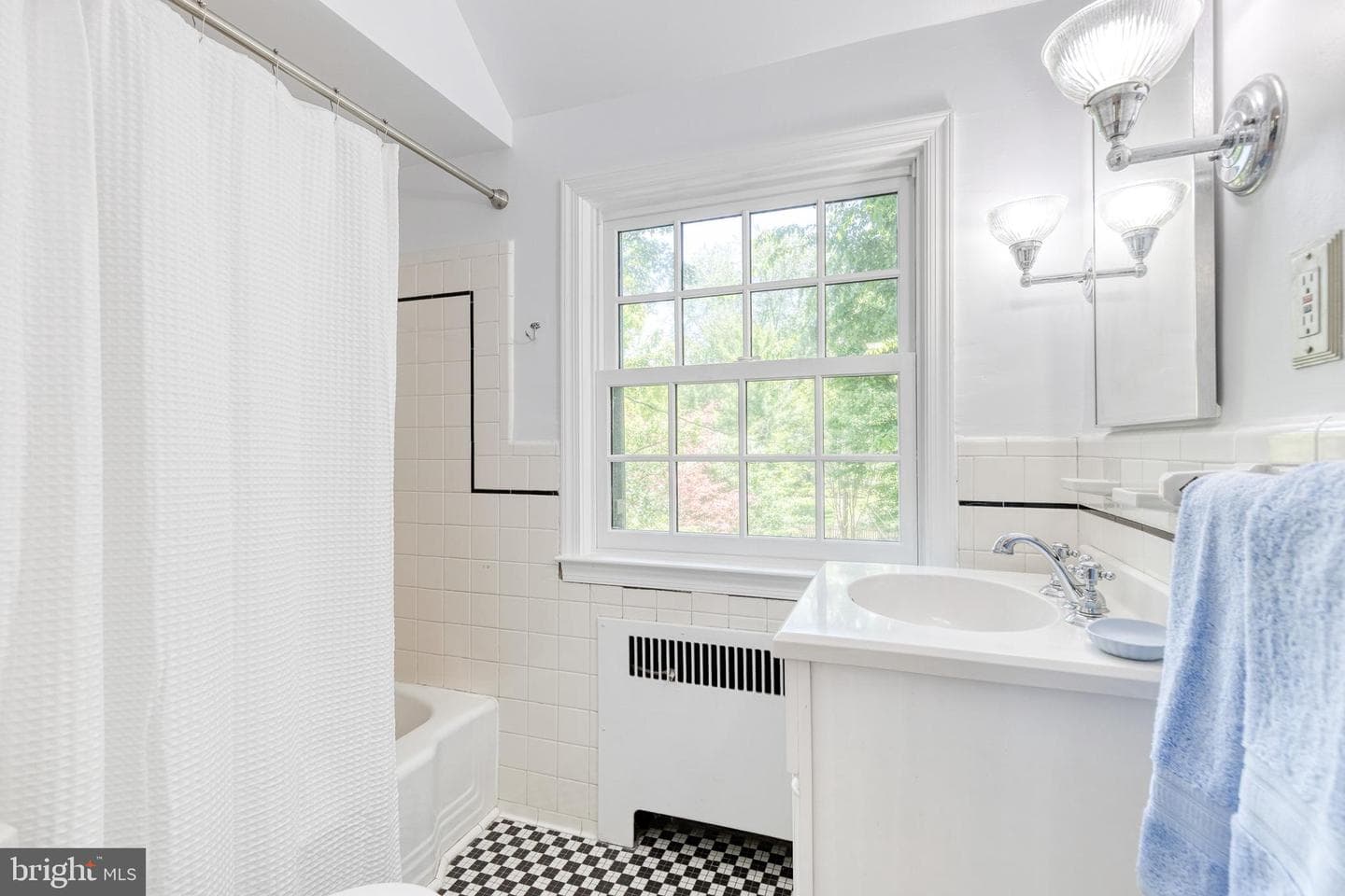 325 Broadmoor Road photo 21