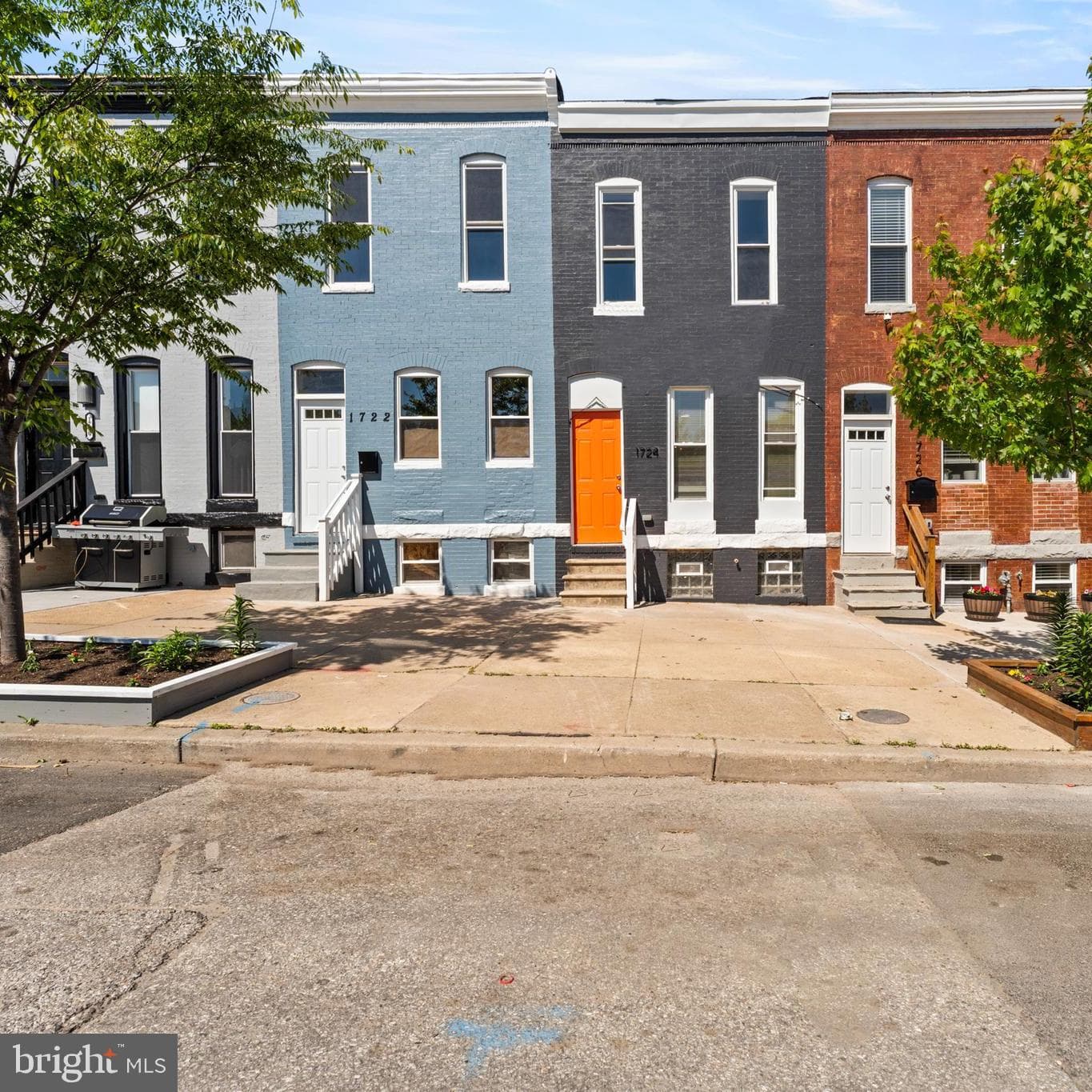 1724 N Milton Avenue photo 3