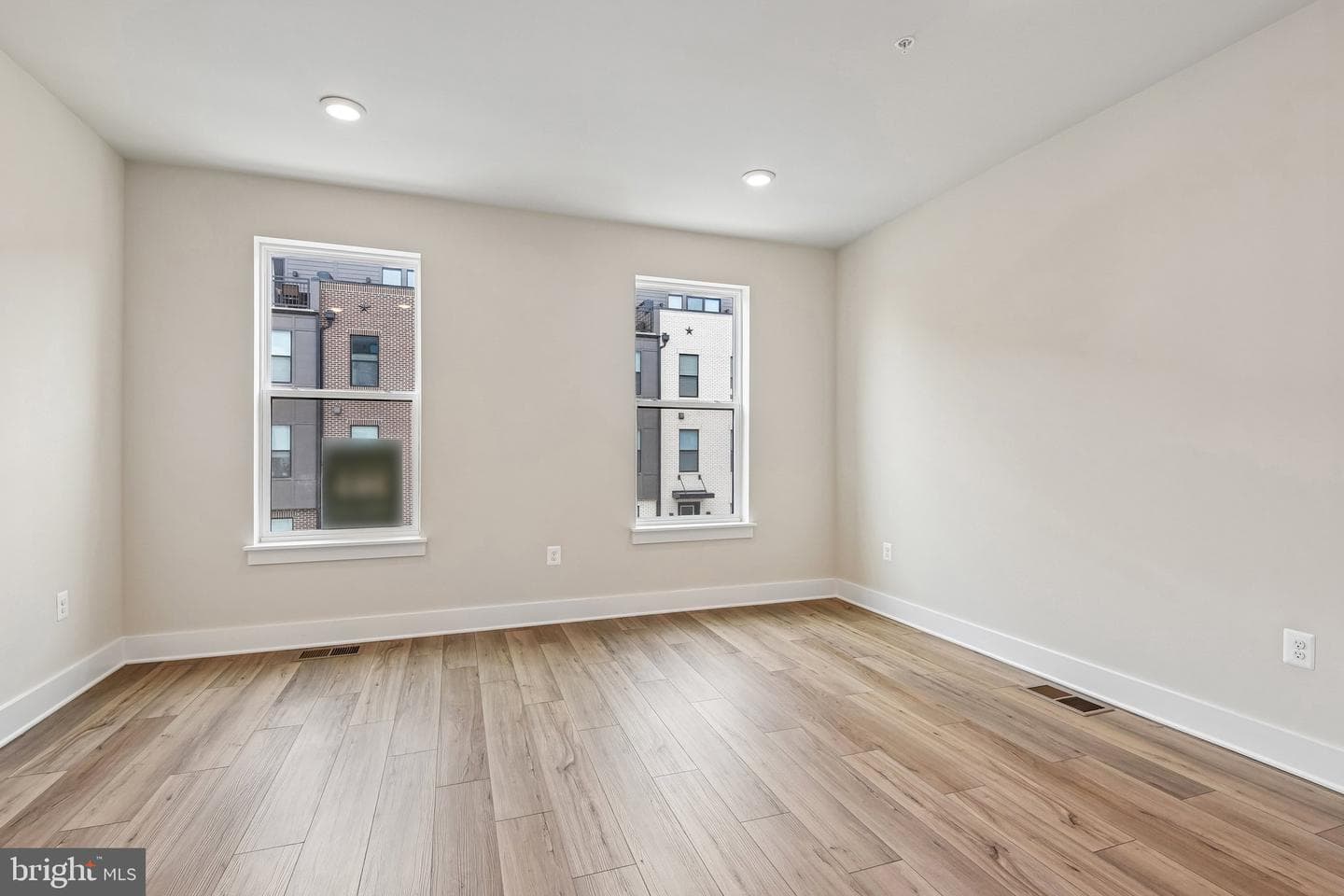 2729 Light Street photo 14