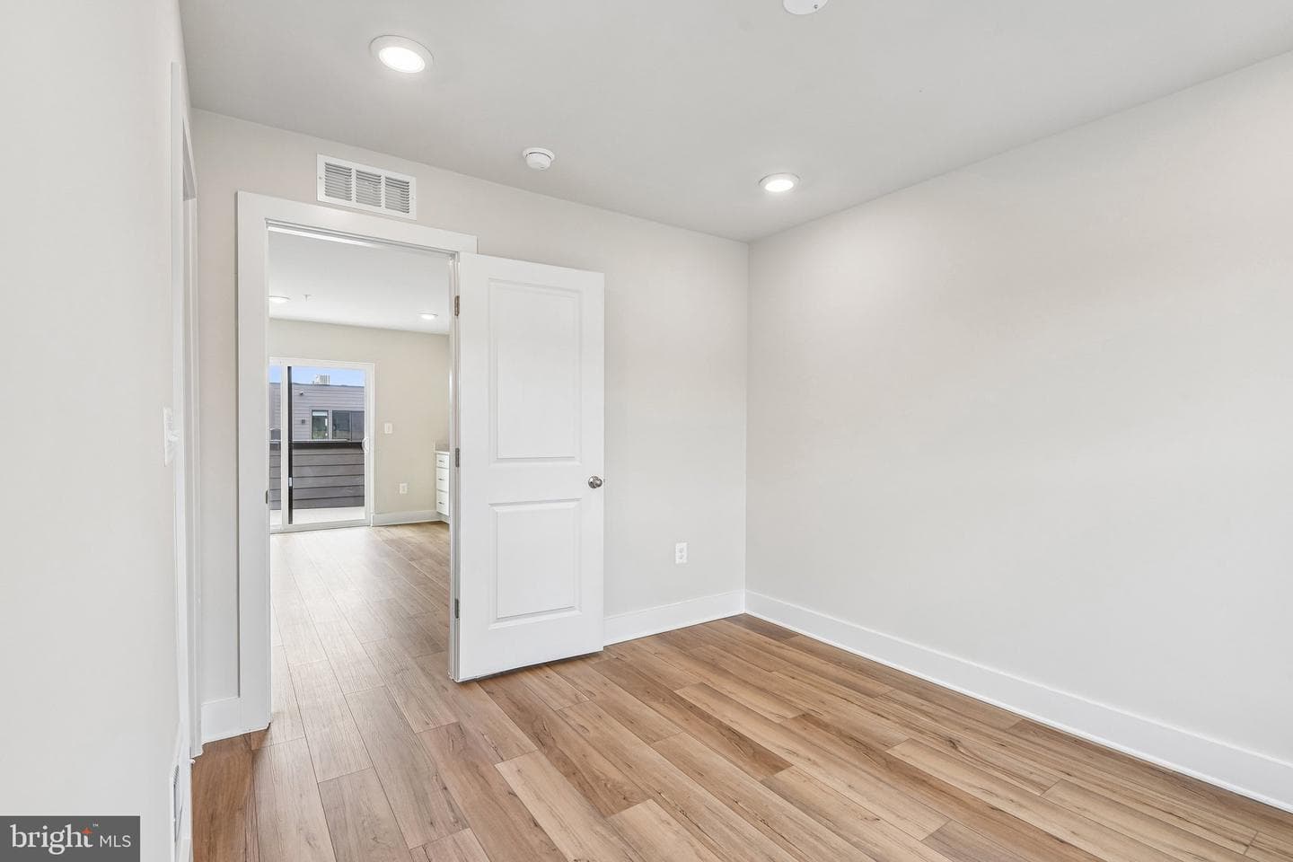 2729 Light Street photo 26