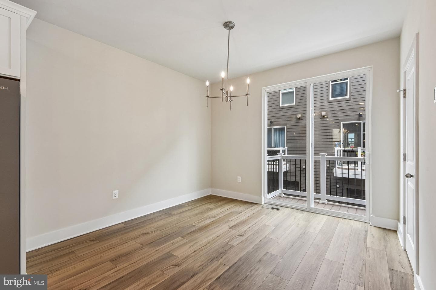 2729 Light Street photo 9