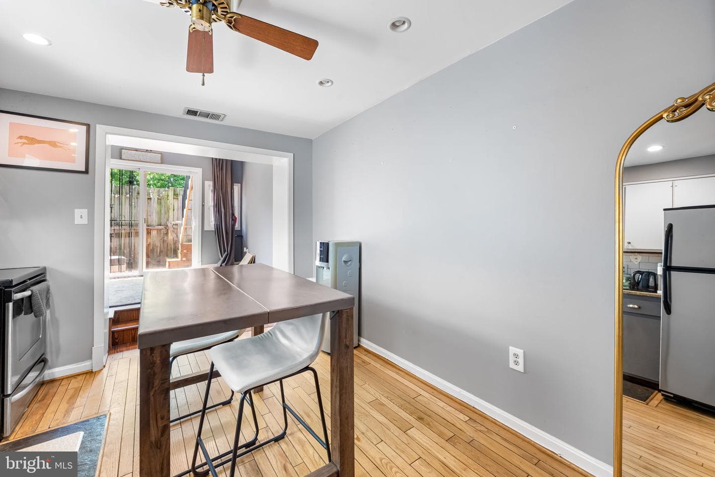 415 E Cross Street E photo 9