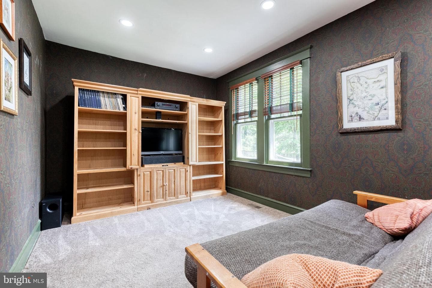 6004 Falls Road photo 13