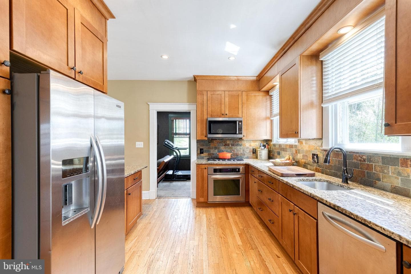 6004 Falls Road photo 22