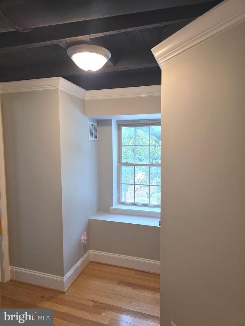 628 Warner Street photo 37
