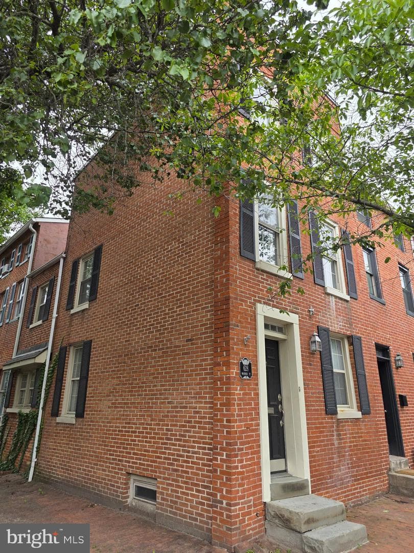 628 Warner Street photo 4