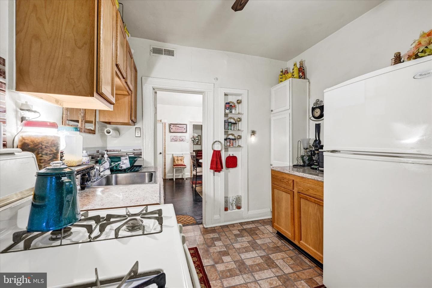 48 N Ellamont Street N photo 12