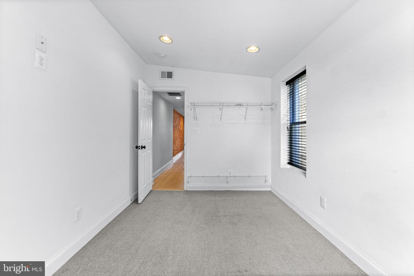 1617 Bank Street photo 27