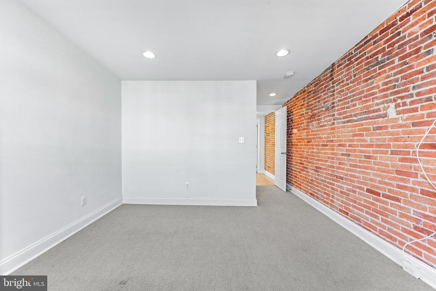 1617 Bank Street photo 32