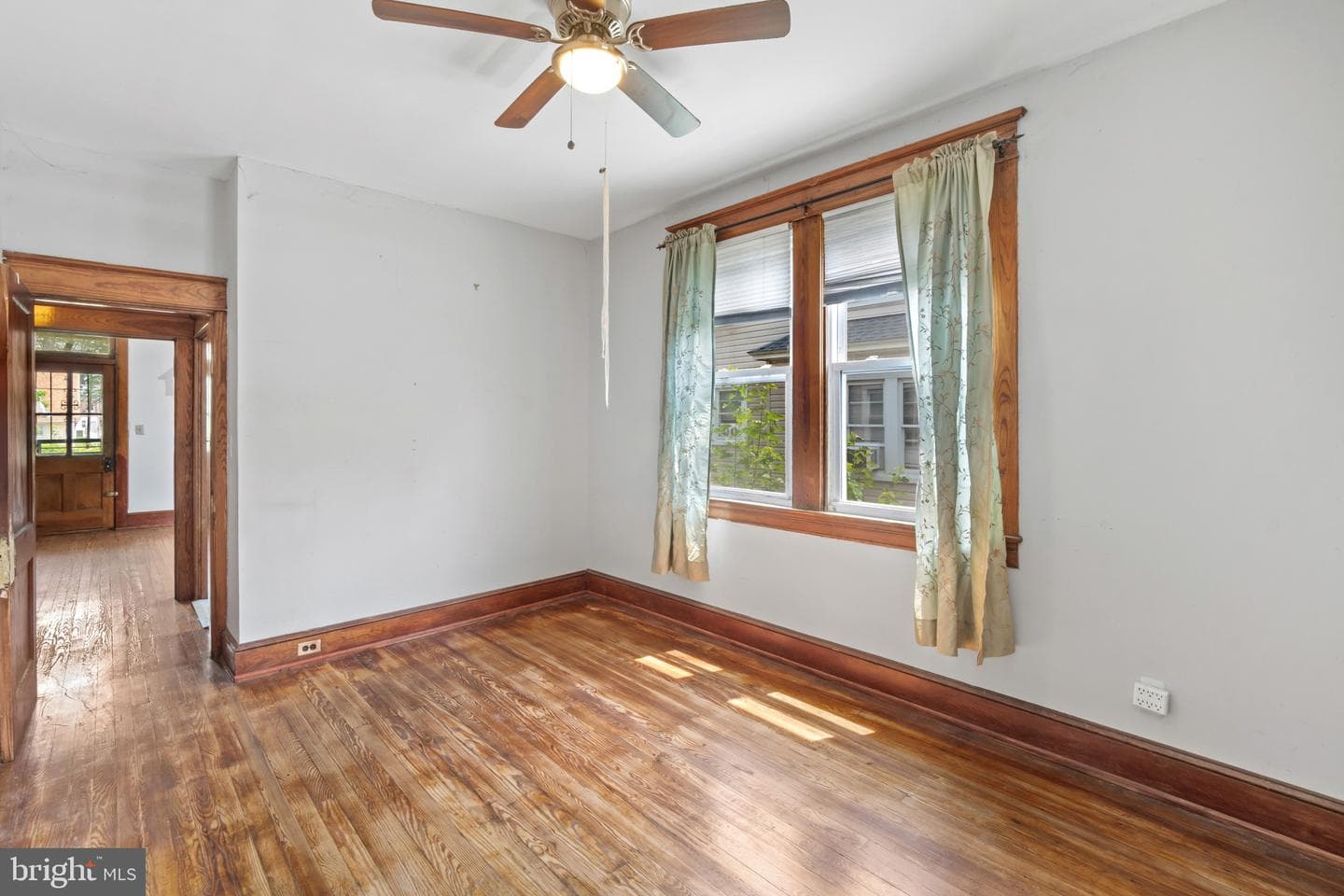 4208 Willshire Avenue photo 9