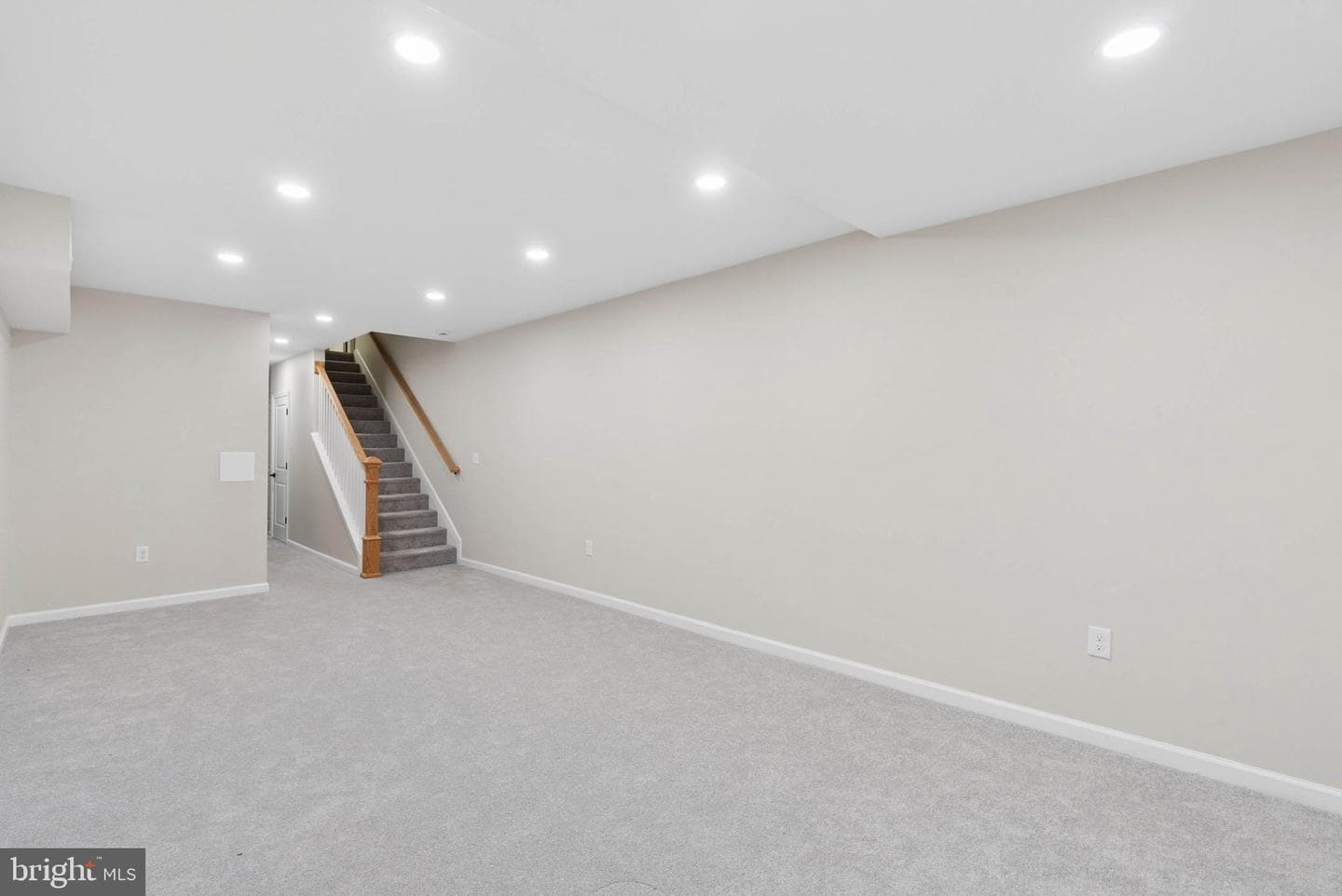 1555 Carswell Street photo 21
