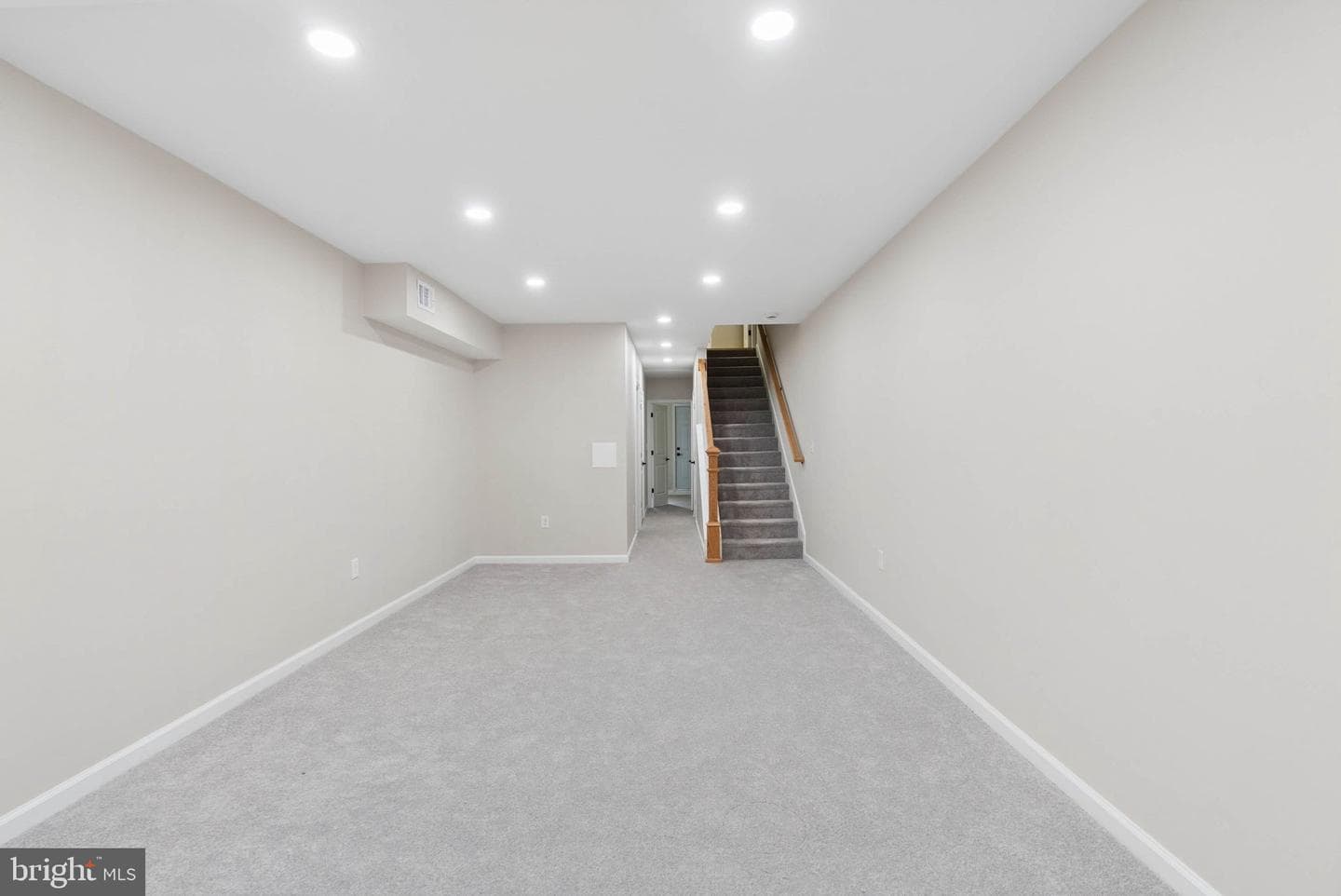 1555 Carswell Street photo 22