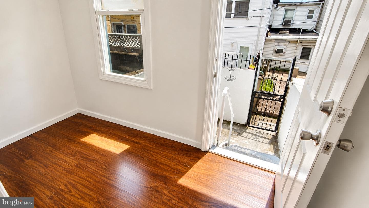 117 Bloomsberry Street photo 13