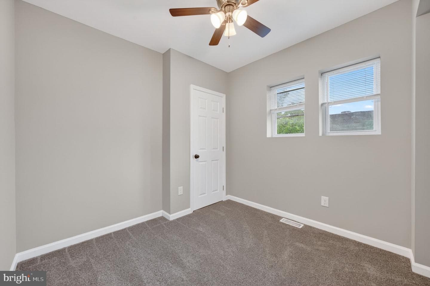 1122 Bonaparte Avenue photo 13
