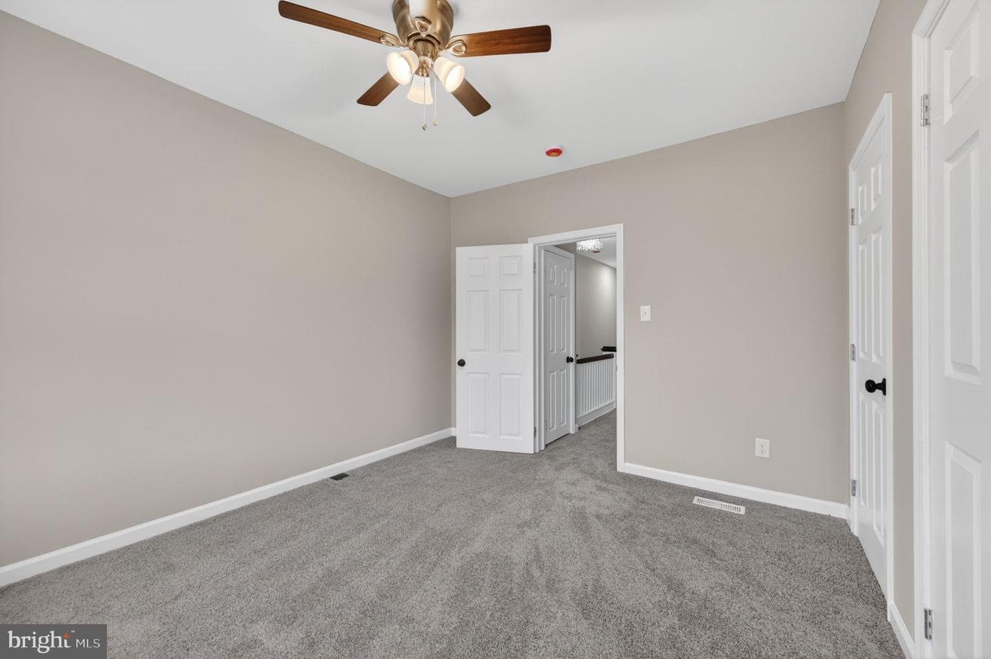 1122 Bonaparte Avenue photo 15