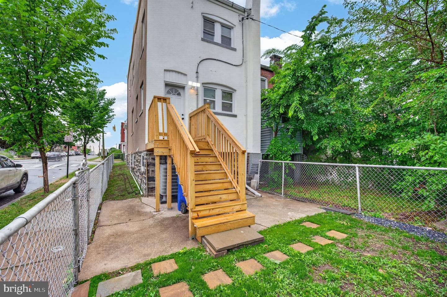 1122 Bonaparte Avenue photo 24