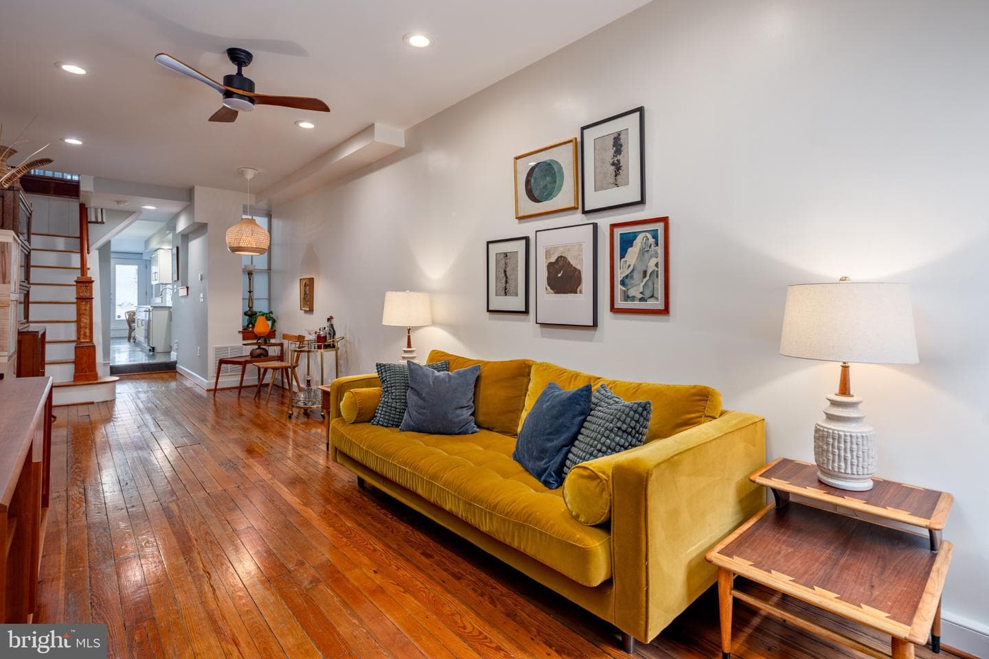 218 E Barney Street photo 2
