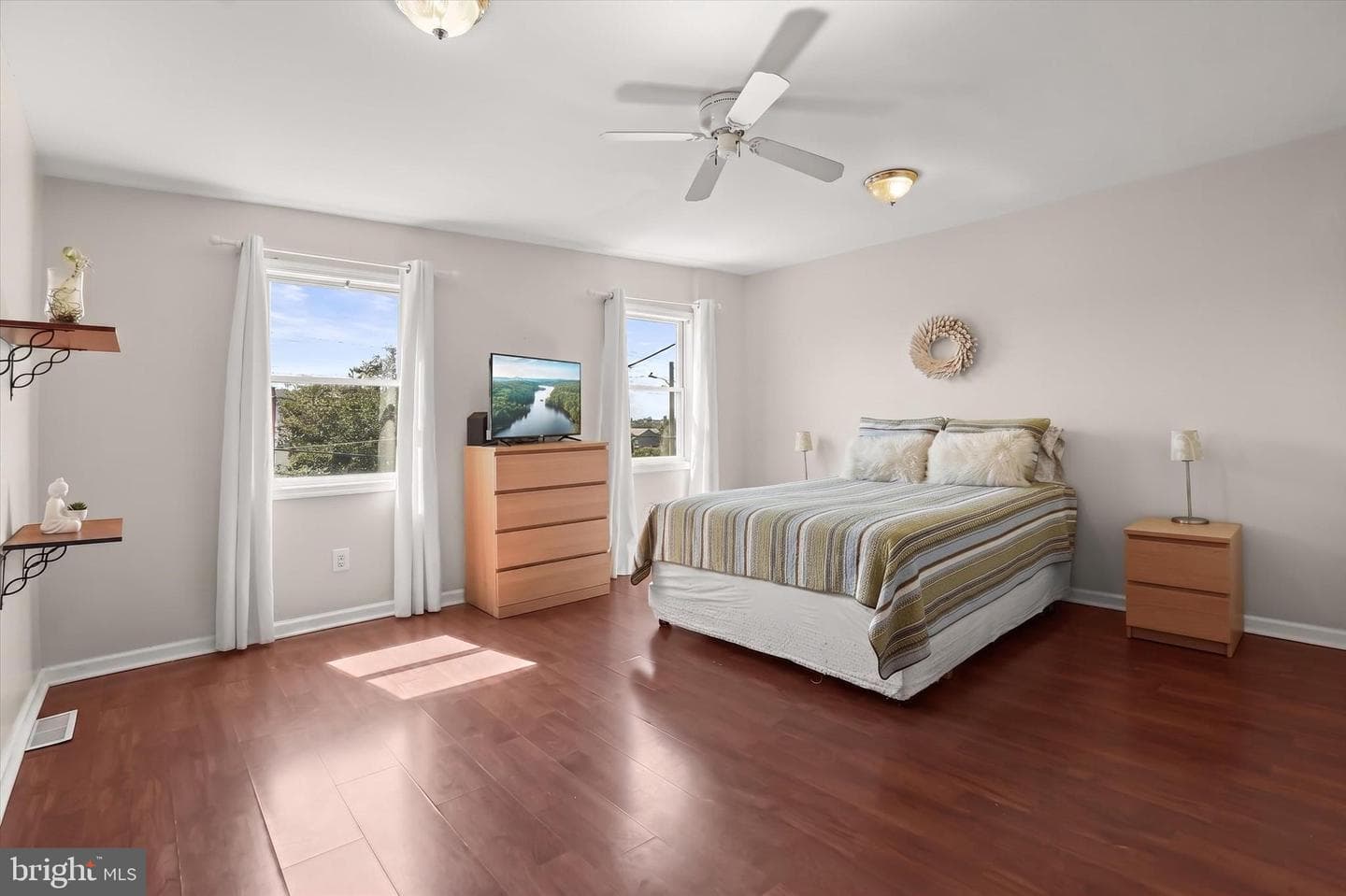 1004 Iris Avenue photo 19