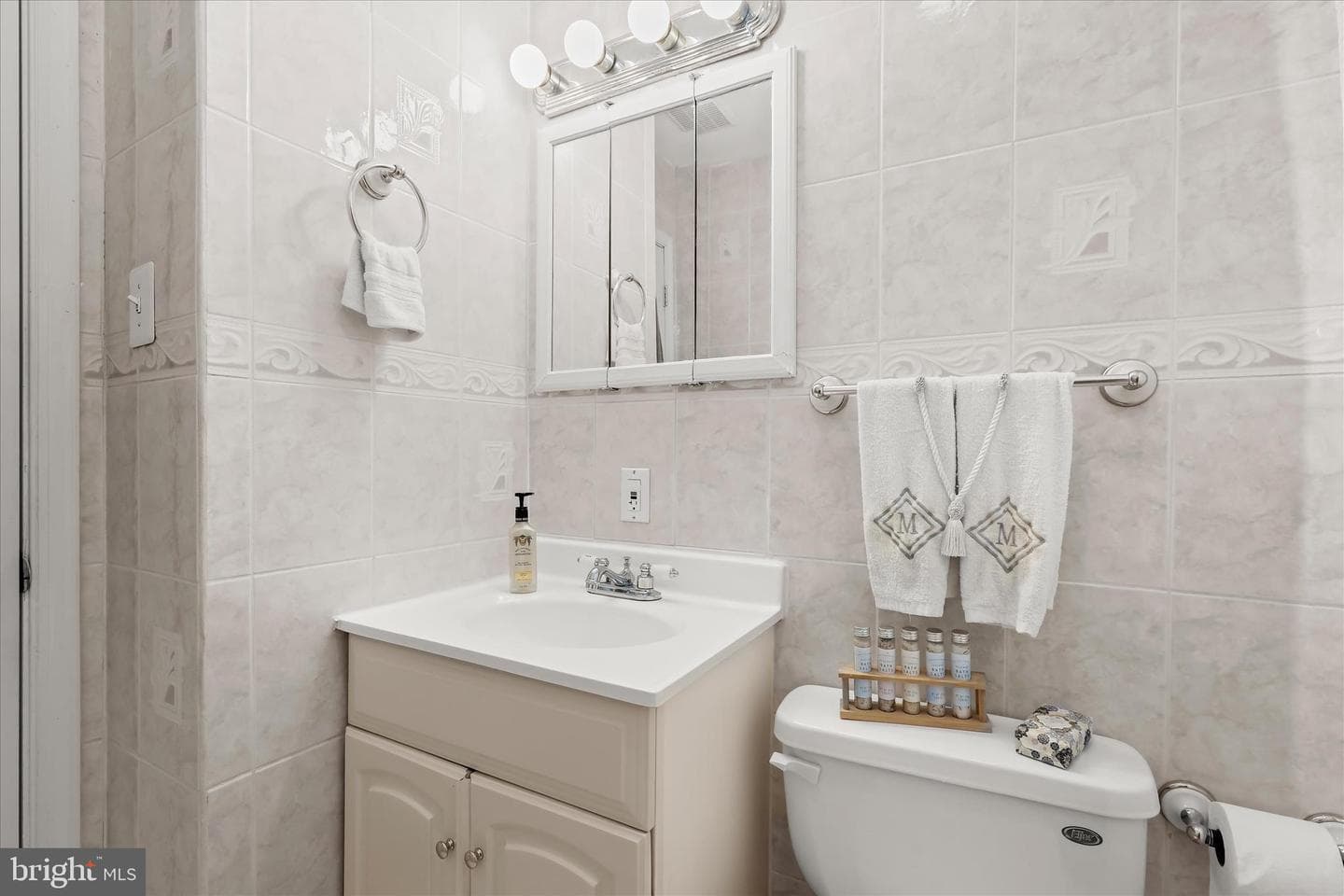 1004 Iris Avenue photo 23