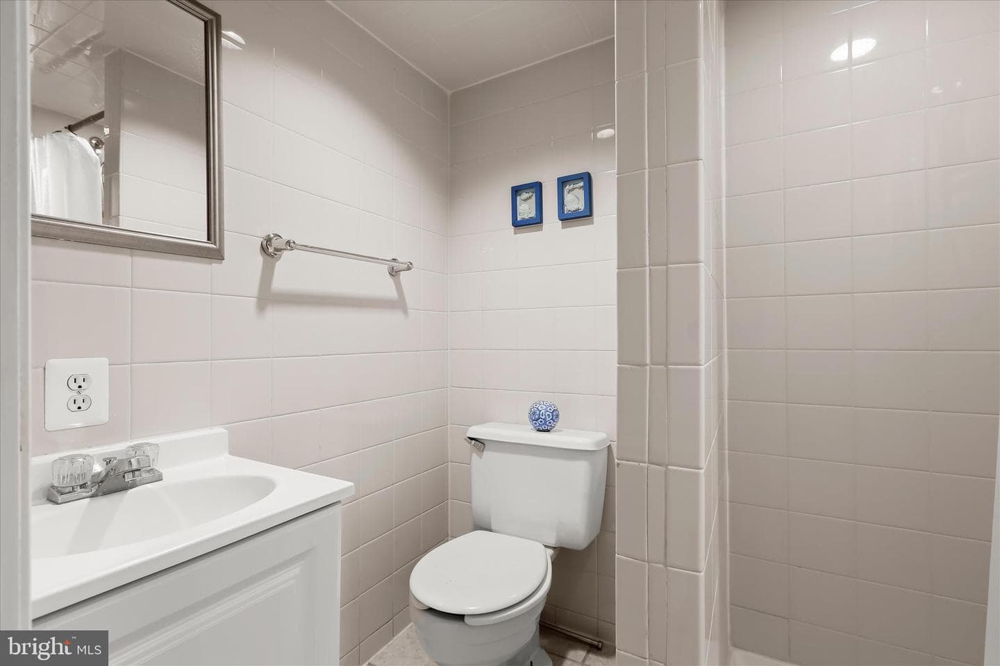 1004 Iris Avenue photo 37