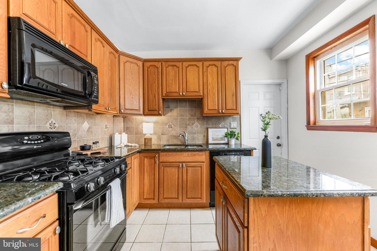 500 S Luzerne Avenue photo 14