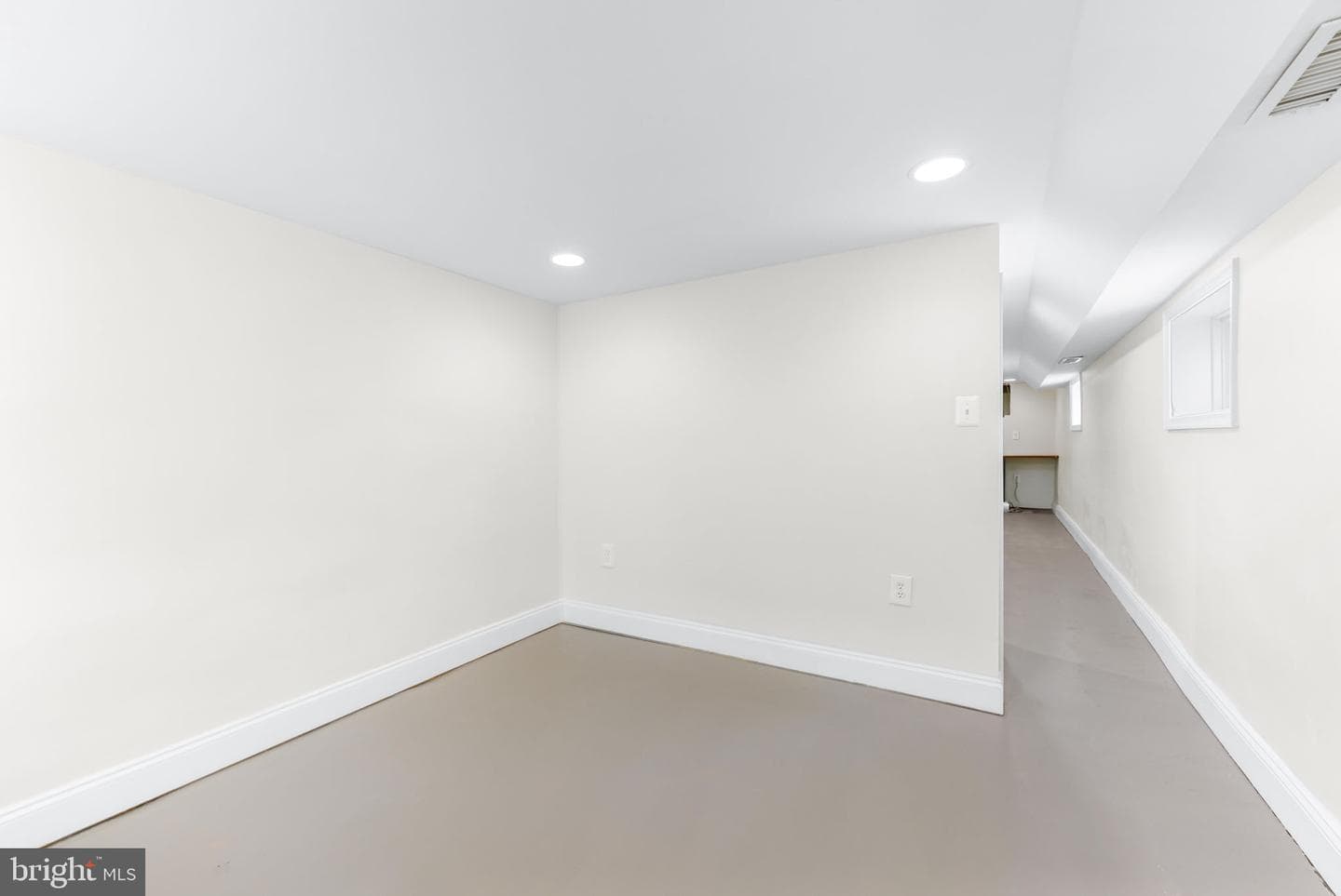 500 S Luzerne Avenue photo 33