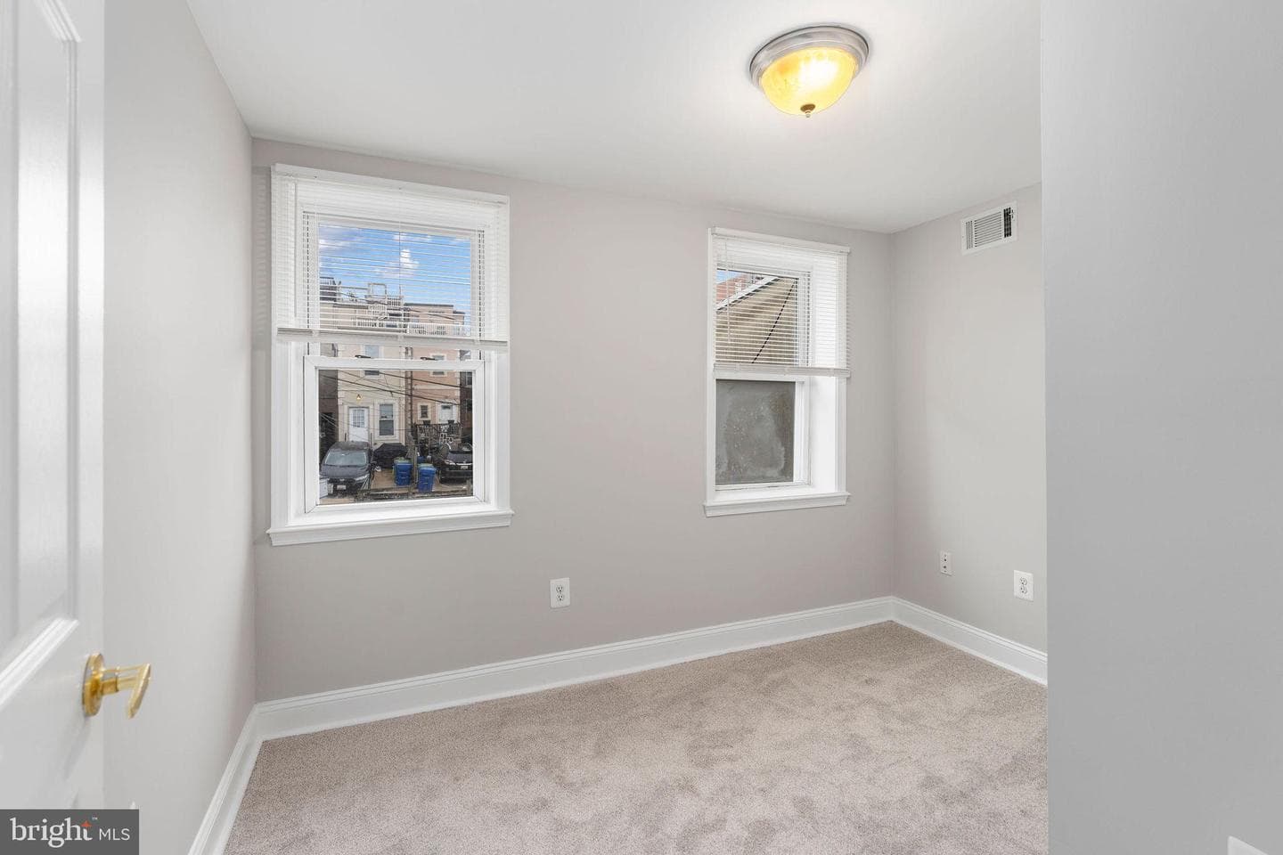 1109 S Baylis Street S photo 28