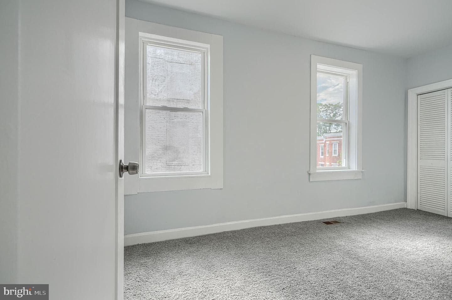 427 E 27th Street photo 18