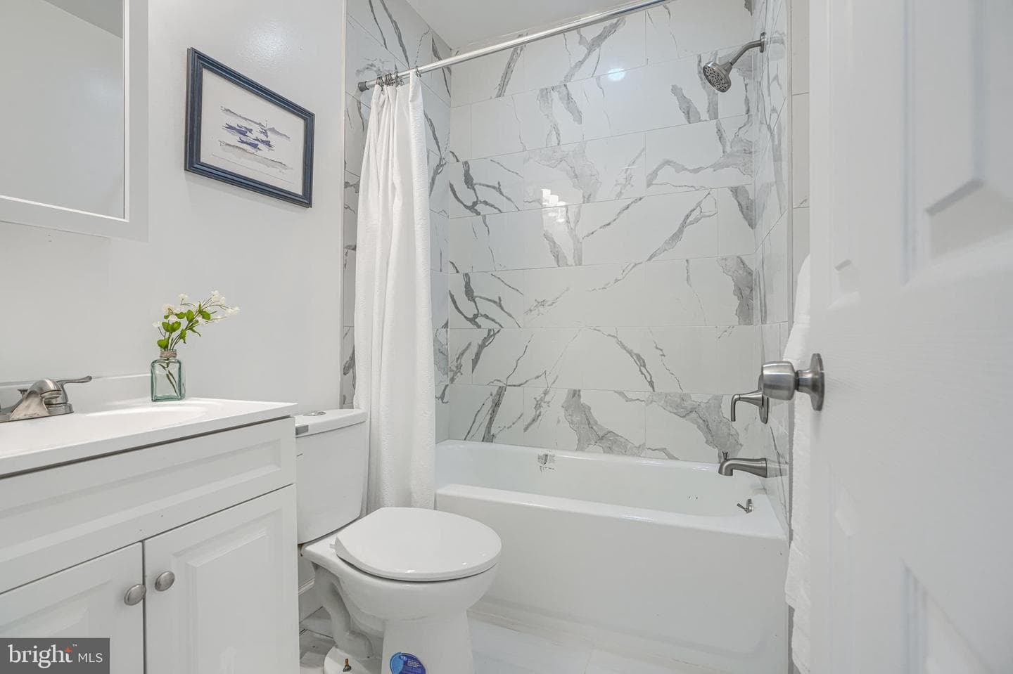 427 E 27th Street photo 19
