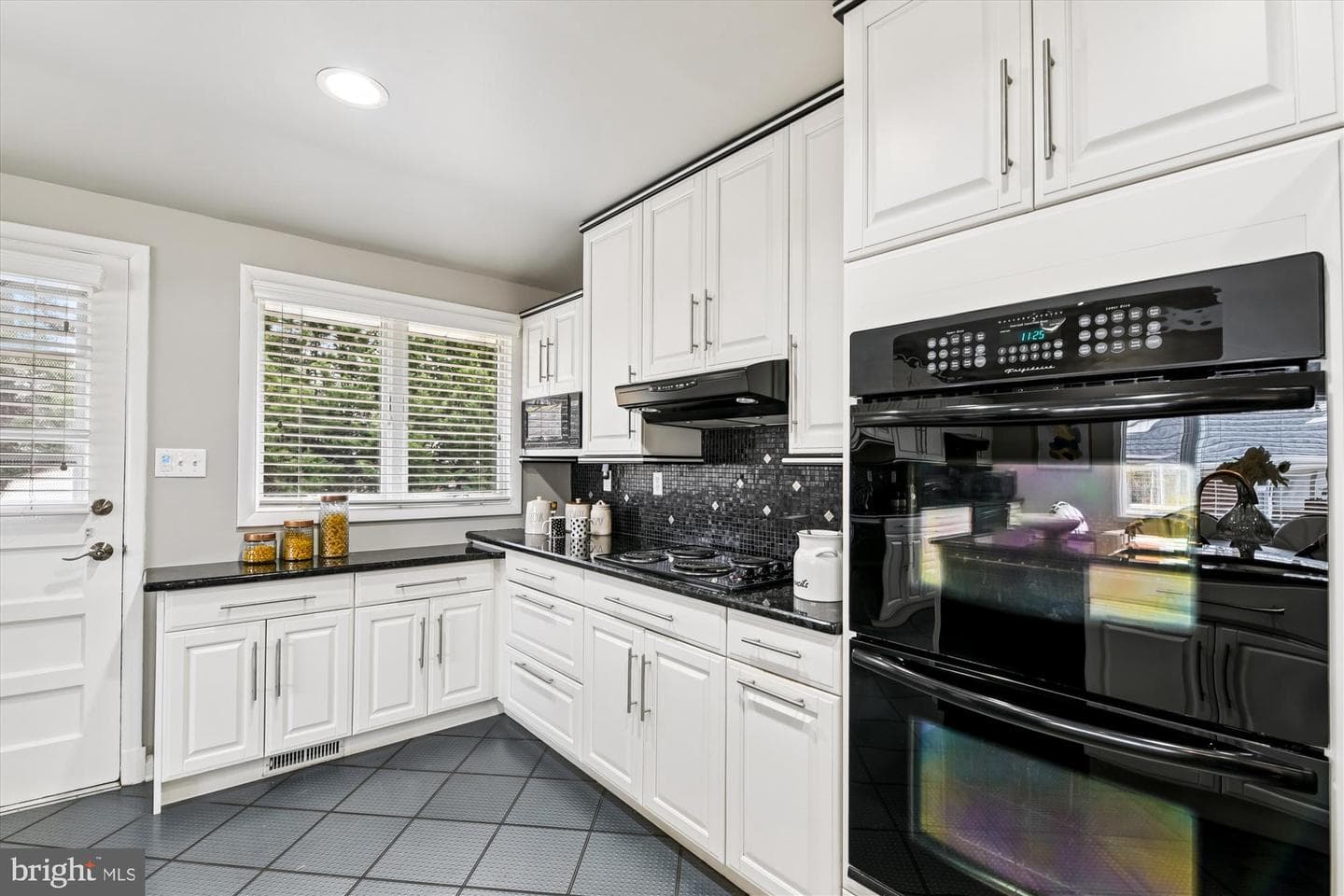 3309 Olympia Avenue photo 17