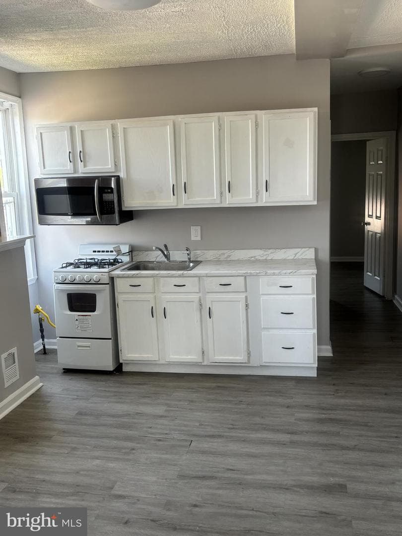 1830 Penrose Avenue photo 7