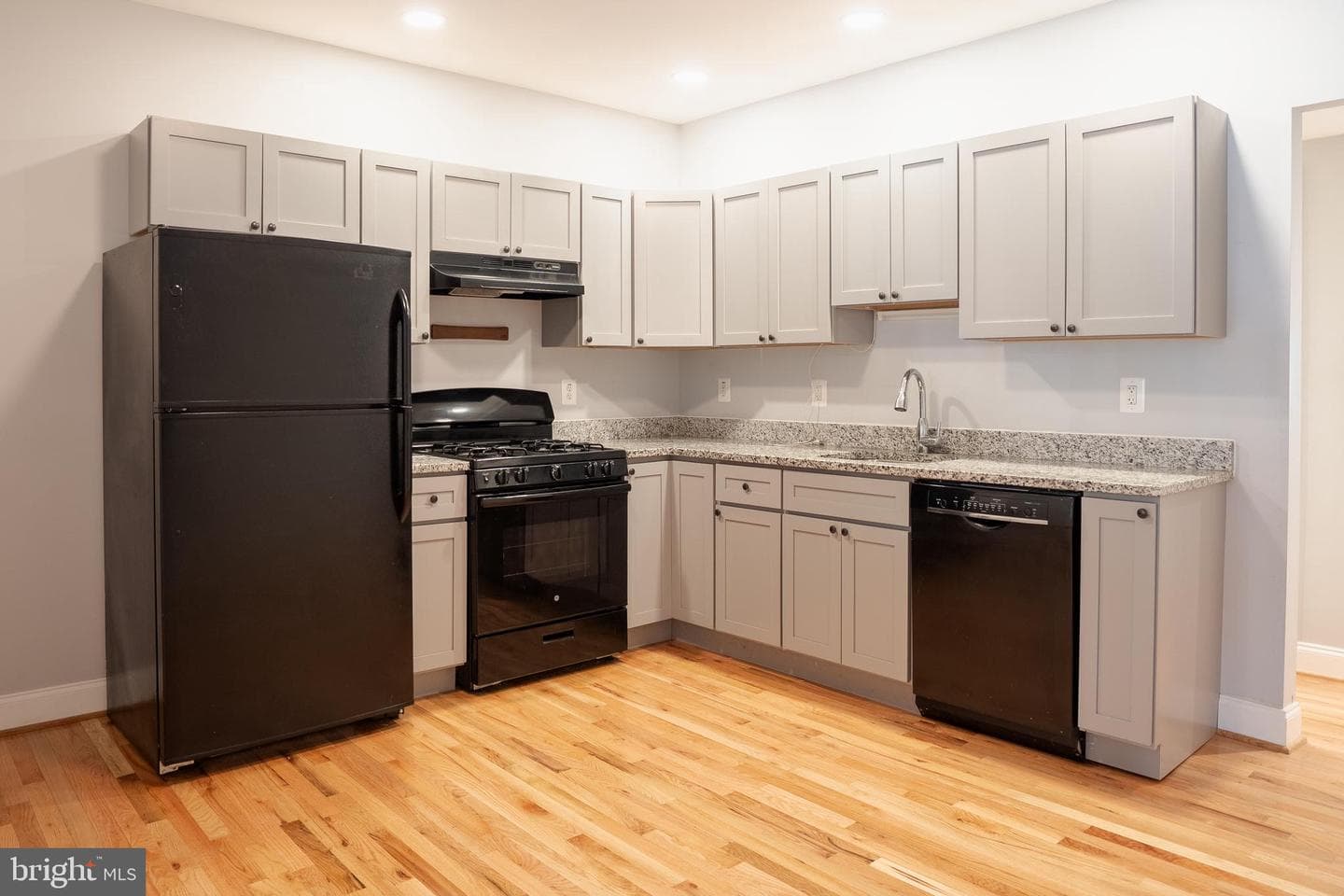 3804 Falls Road photo 3