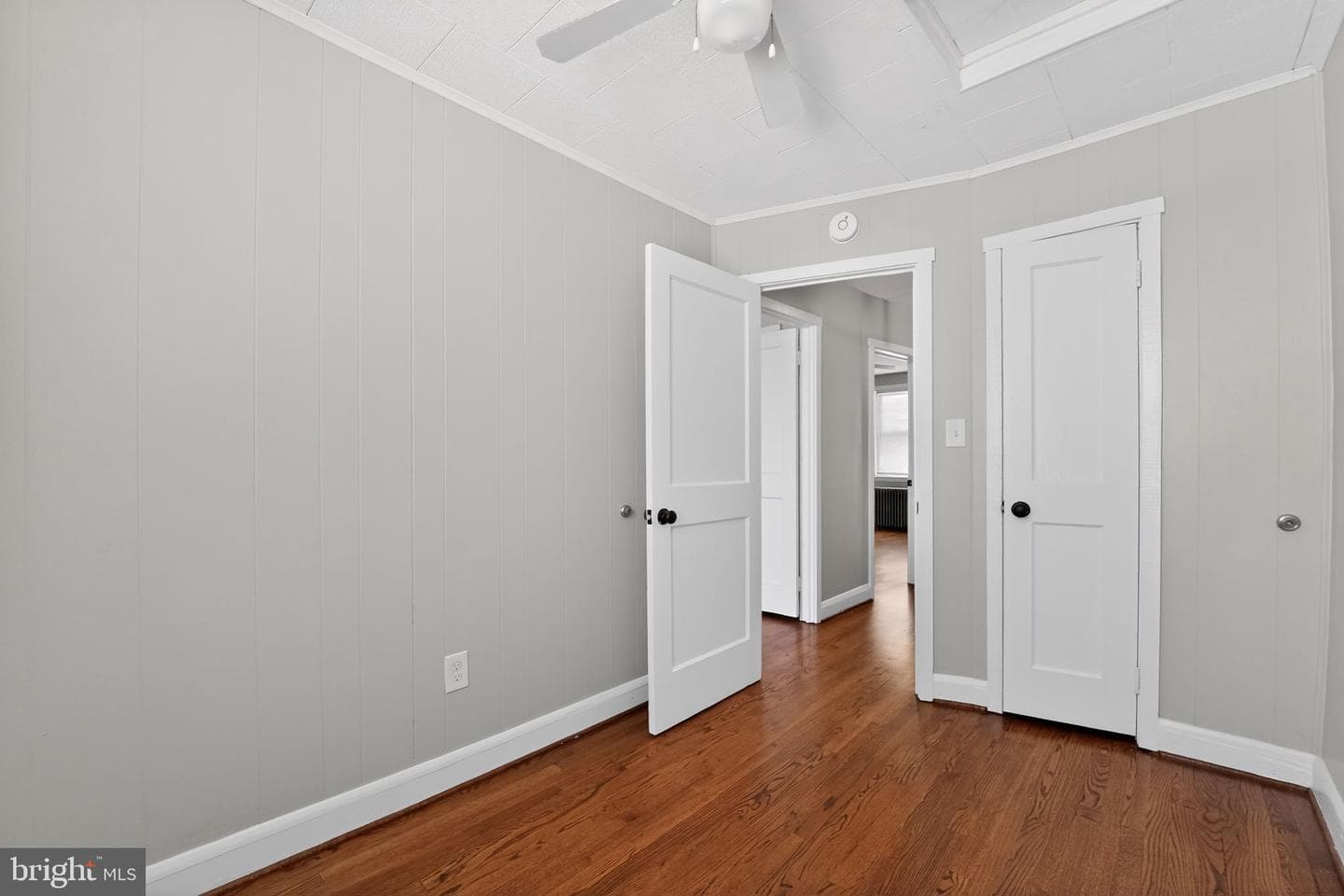 1018 W 43rd Street photo 13