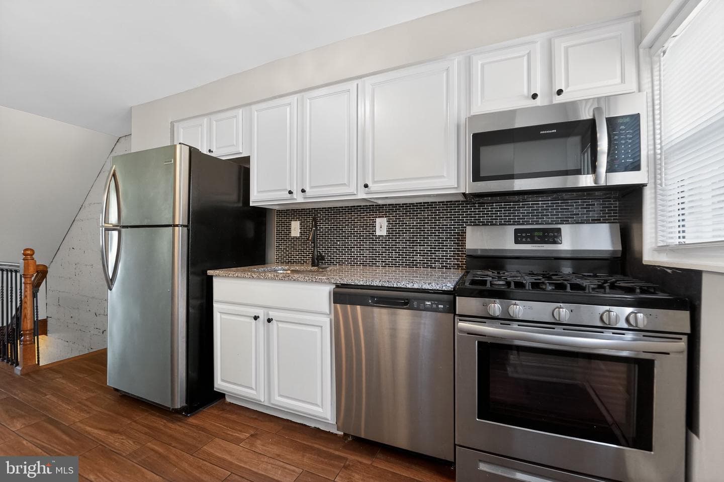 1018 W 43rd Street photo 6