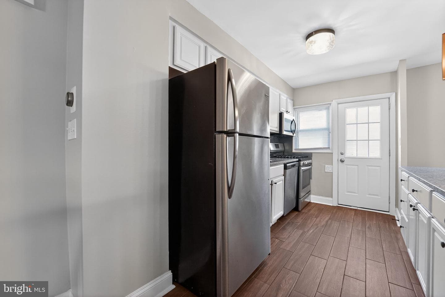 1018 W 43rd Street photo 7